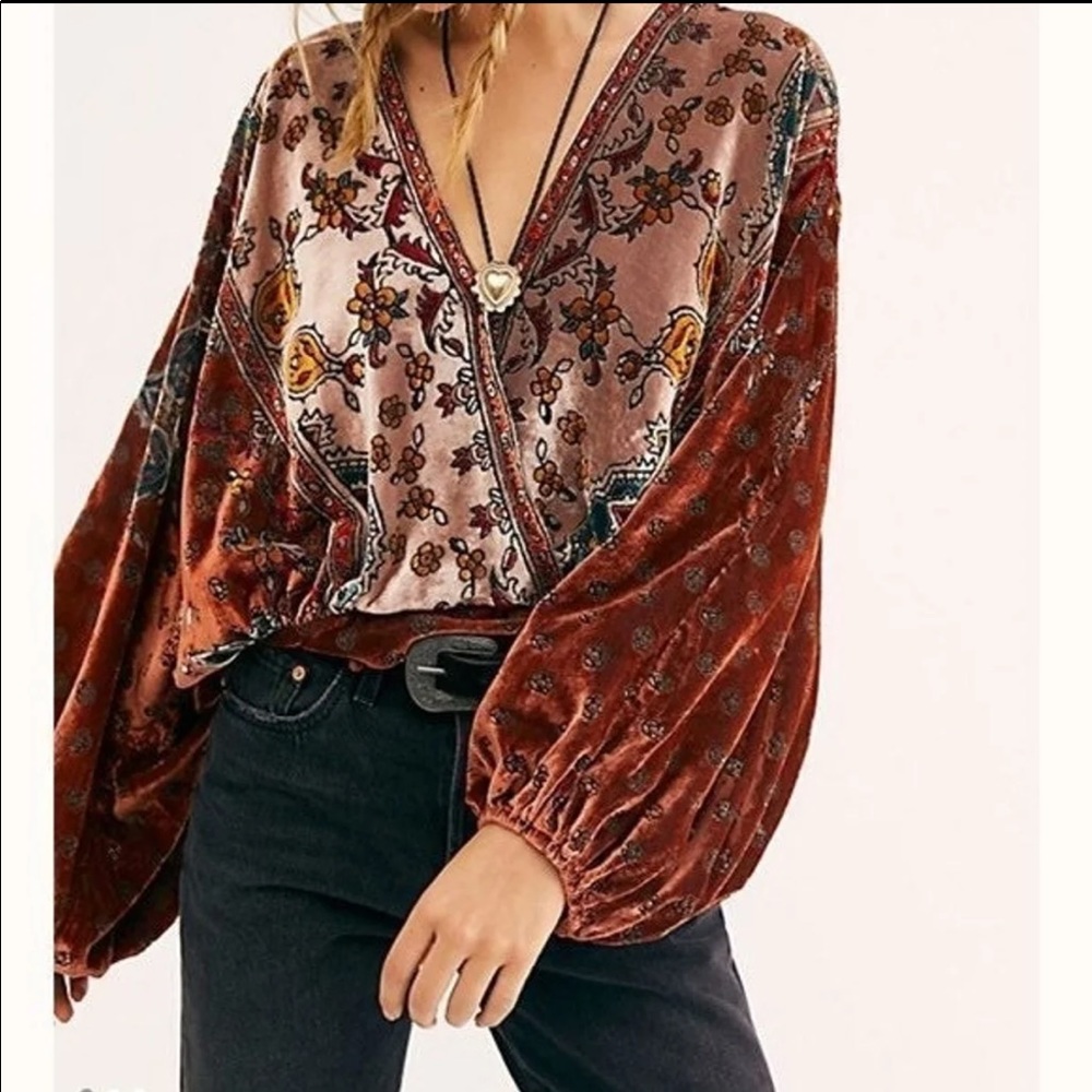 ISO FREE PEOPLE MATA HARI BLOUSE (xs)